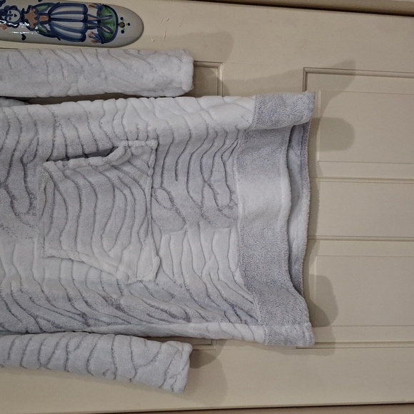 "ANNE KLEIN" Women's, SZ M, 100%polyester, grey and white, robe material dress - Picture 2 of 12